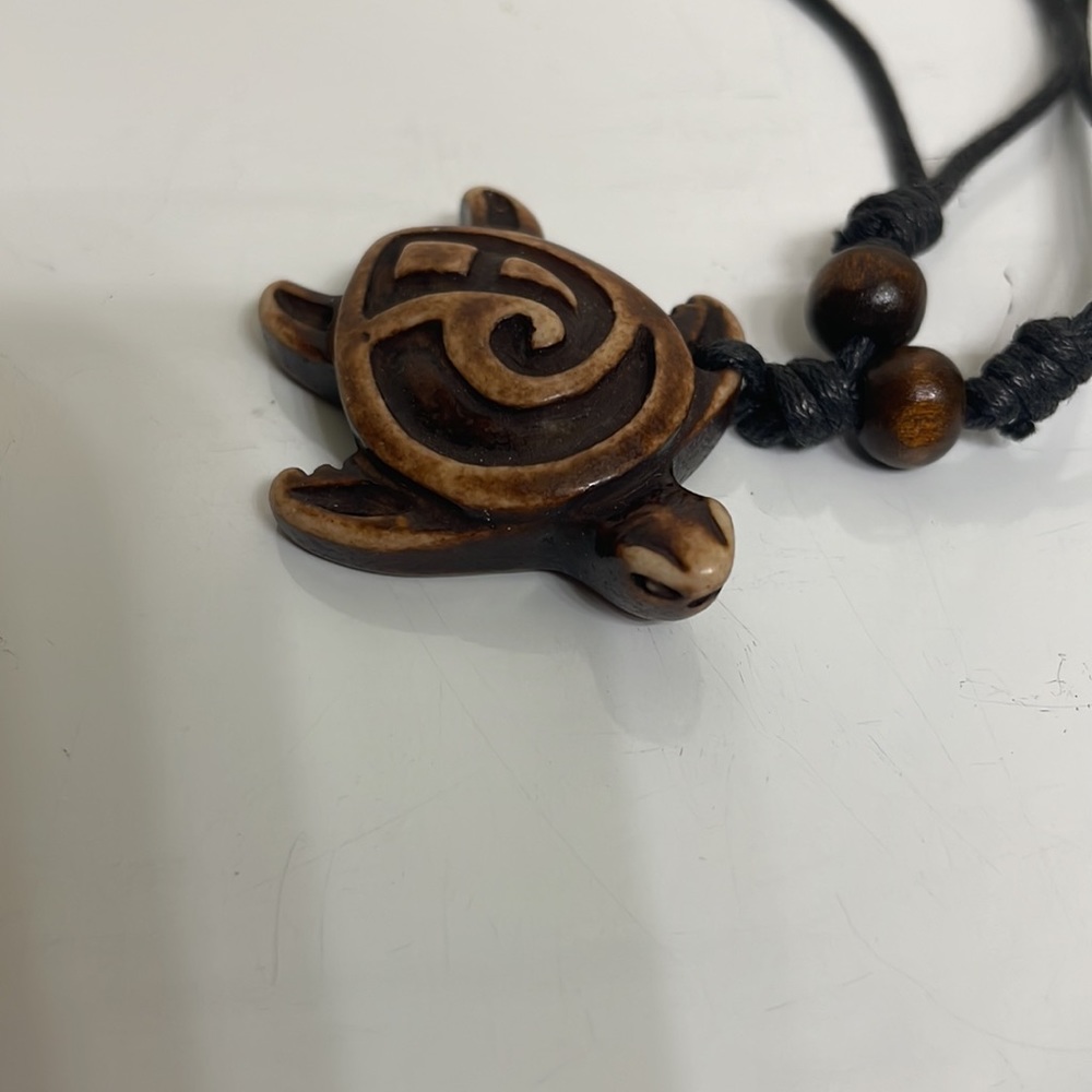 Adjustable turtle necklace - Picture 3 of 5